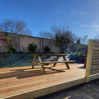 Terrasse bois et palissade à Audrieu